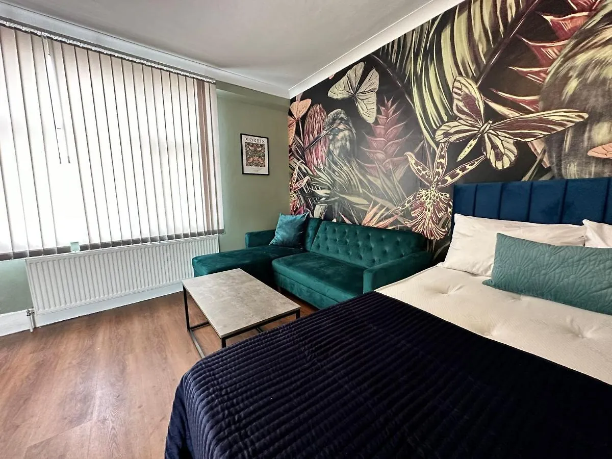 Super Central Location I Tropical Studio Apartment I Next To Brighton Beach And North Lanes