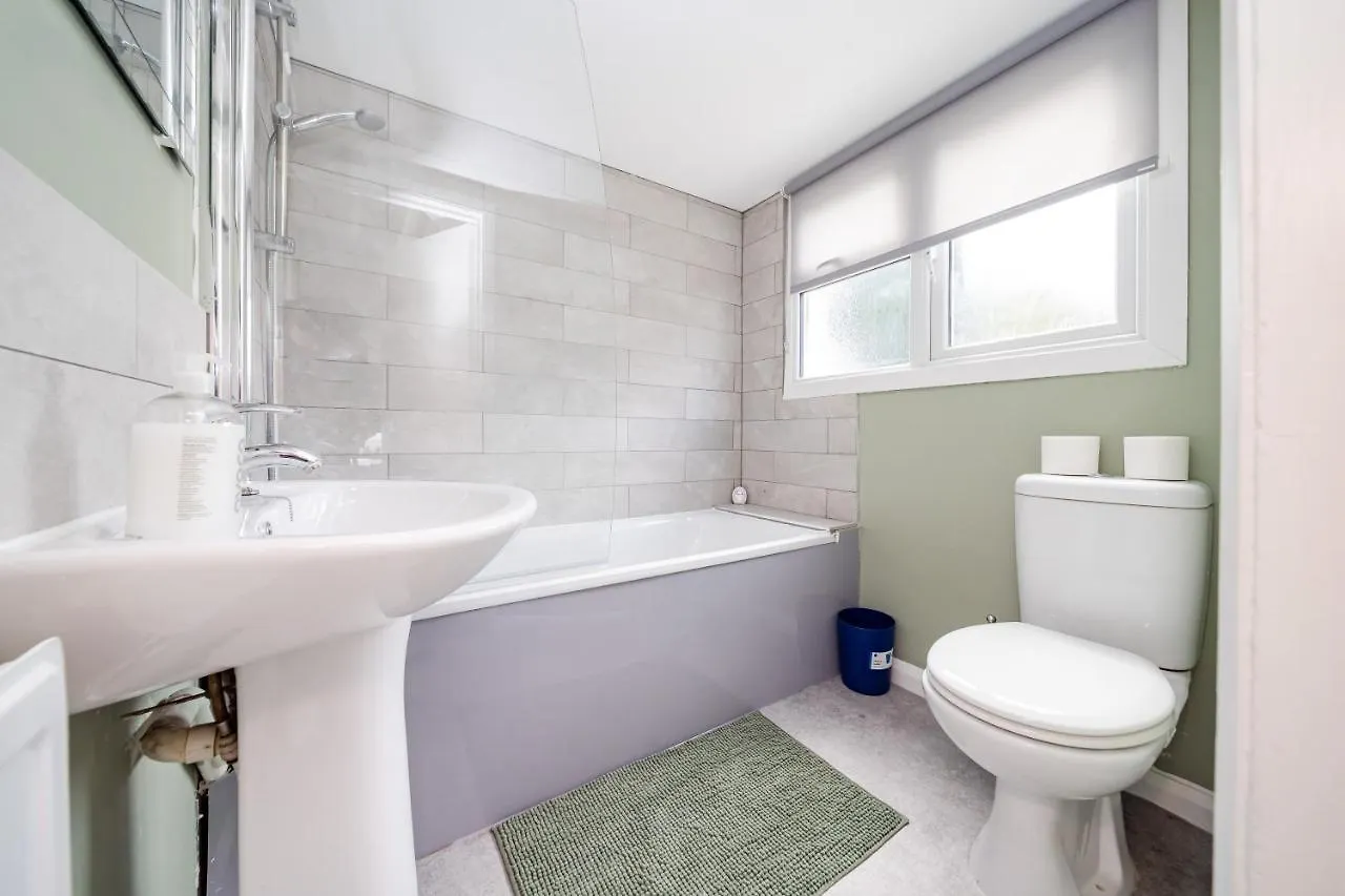 Super Central Location I Tropical Studio Apartment I Next To Brighton Beach And North Lanes